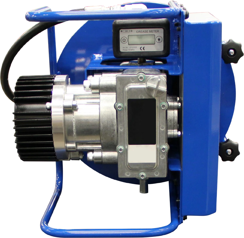 Lincoln FlowMaster II pump in the Windlube assembly with a flow meter